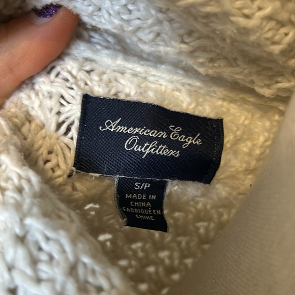American Eagle long white crochet sweater - Picture 3 of 3